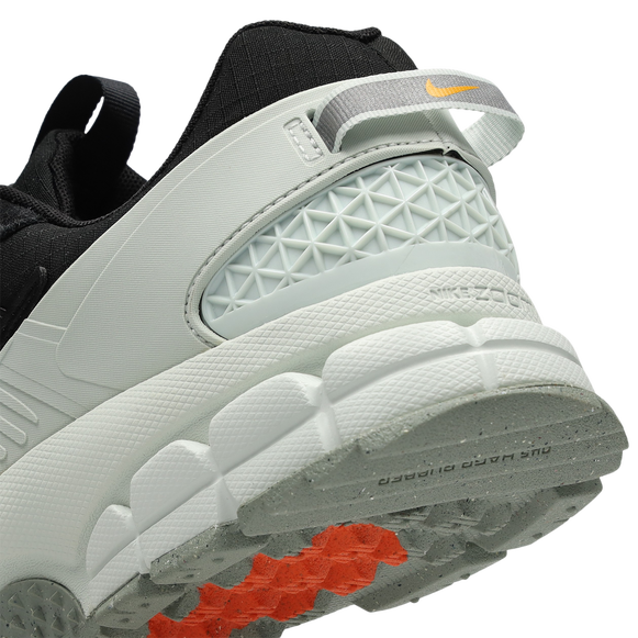 Nike Zoom Vomero Roam Black/White Sneaker